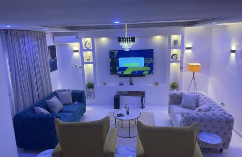 Abuja Casa | Morak Homes - Luxury 4 bed home with PS5, 24hrs electricity, Super fast Wifi, Snooker, Games room - in a secured estate