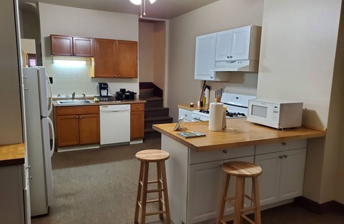 Johnstown Casa | Morden 2-bedroom townhome with WiFi and AC in fabulous Johnstown