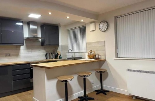 Ladywell Apartamento | Morden flat close to DLR station with free parking
