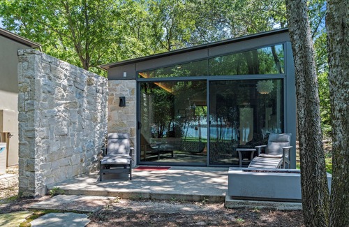 Malakoff Cabaña | Mordern, Lakeside Cottage on a Private Peninsula w/ Saltwater Pool, Pickleball