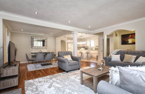 Thornhill Casa | More then 30 days booking - 3Bedroom home with nice backyard &Parking