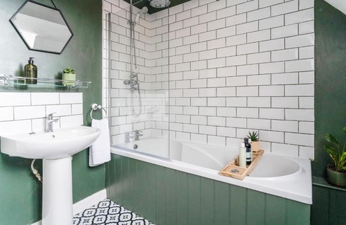 Moreton-in-Marsh Apartamento | Moreton High Street - Sleeps 10, with private garden