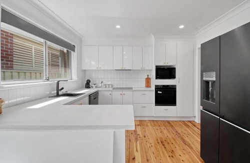 Wagga Wagga Casa | Morgan Abode - Walk to CBD, Modern Escape