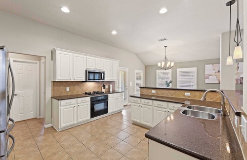 Cedar Park Casa | Morgan Creek Elegance - Stylish 3BR Home in Austin’s Premier Neighborhood #42141