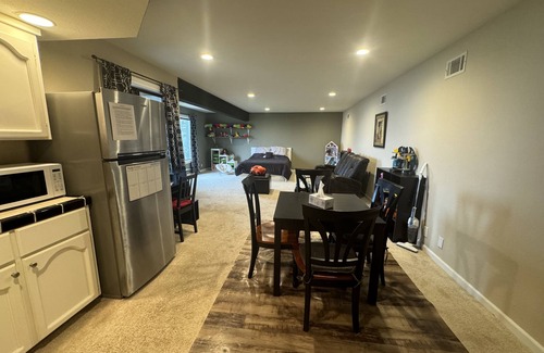 Morgan Hill Apartamento | Morgan Hill Gem: Spacious 2-BR with stunning view, family and pet friendly.
