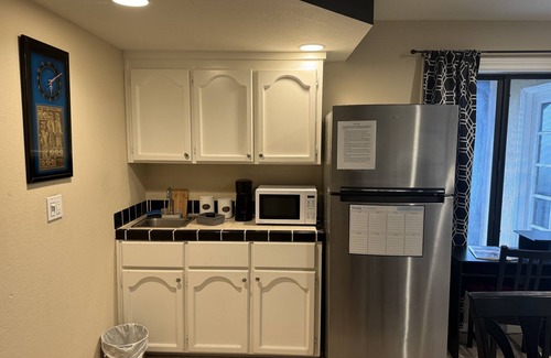 Morgan Hill Apartamento | Morgan Hill Gem: Spacious 2-BR with stunning view, family and pet friendly.