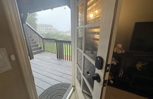 Morgan Hill Apartamento | Morgan Hill Gem: Spacious 2-BR with stunning view, family and pet friendly.