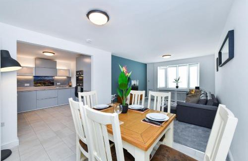Clifton Casa | Morgan House- 4 Bed House, Near Nottingham Trent Uni