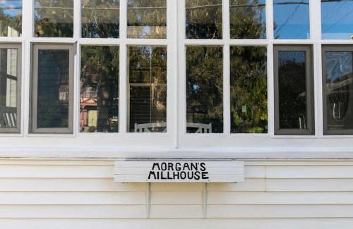 Housatonic Apartamento | Morgan's Millhouse (Front)