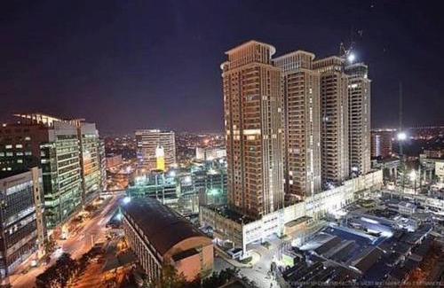 Pinagsama Apartamento | Morgan Suite BGC across5 Venice Canal Mall free Pool gym