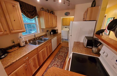 Black Mountain Cabaña | Morning Glory Cottage - Amazing Mountain Views with Total Privacy!