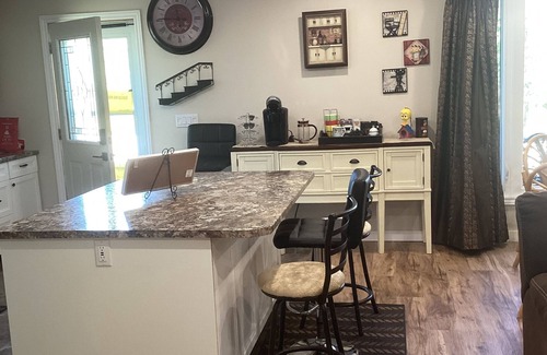 Algoma District Casa | Morning Glory / Complete house 5 Bedrooms 2 full Baths / Truly a Hidden Gem.