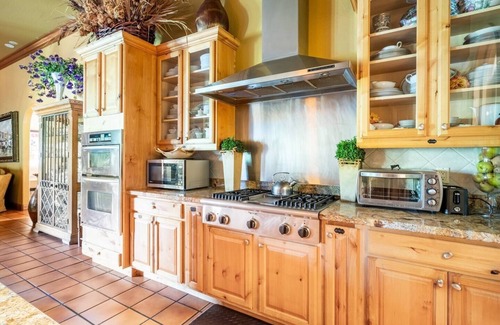 Hunt Club Casa | Morning Luxury Multi-Family Rental!