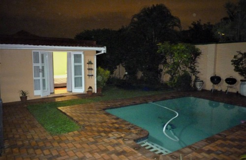 Morningside Cabaña | Morningside, Durban - ¡Cabaña pacífica en el jardín!