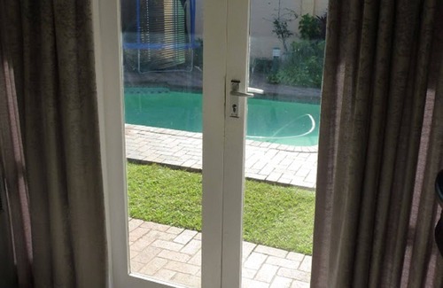 Morningside Cabaña | Morningside, Durban - ¡Cabaña pacífica en el jardín!