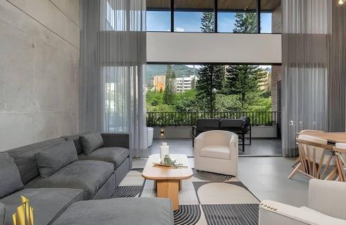 La Florida Apartamento | Morph 302 - Modern apt high ceilings BBQ/Jacuzzi