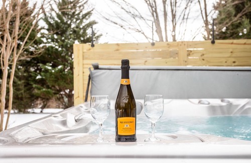 Massanutten Casa | Mosaic House at Massanutten with Hot Tub, Firepit, Game Room- Golf, Hike, Bike, Ski!