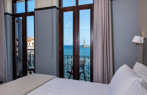 Old Town Hotel | Mosaic Venetian Harbour Suites
