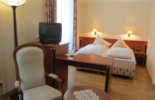 Cochem Hotel | Moselland Hotel im Enderttal Zum Onkel Willi