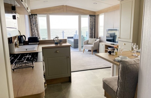 Holworth Cabina | Moselle - Creek Caravan Park Ringstead - Dog Friendly