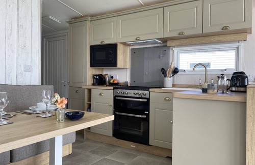 Holworth Cabina | Moselle - Creek Caravan Park Ringstead - Dog Friendly