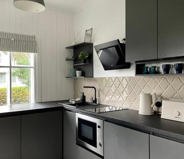 Ventspils Casa | MOSS and pines by the sea with private parking
