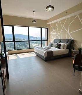 Sungai Penchala Apartamento | Mossaz - Empire City, Petaling Jaya by Homebrickz