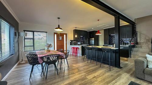 Mossel Bay Casa | Mossel Bay Island View Holiday Home