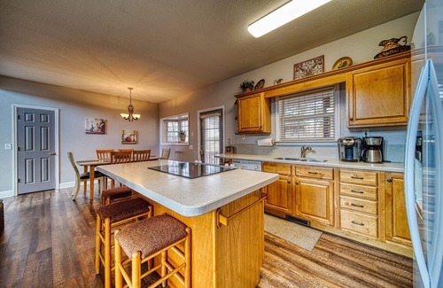 Hiawassee Casa | 'Mossy Oaks Lodge' - 4 BR / 3 BA con excelentes vistas!