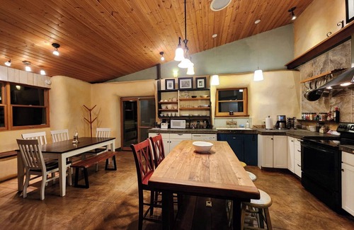 Mariposa Casa | Mossyrock Strawbale House - Near Yosemite & Town