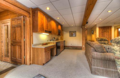 Wilmington Casa | Most Luxury 7000 Sq ft Log Estate with Pool Hot Tub Sauna