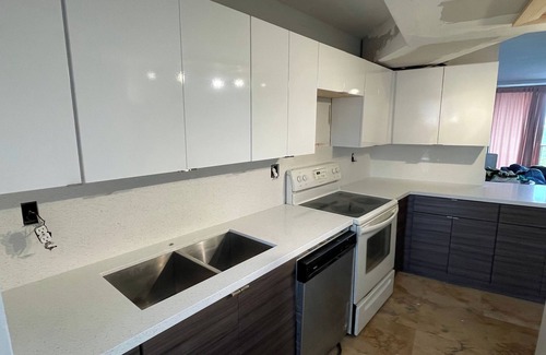Northeast Miami Condominio | Bella apartamento muy privado sin vecinos con vistas al mar