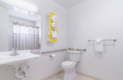 Barstow Hotel | Motel 6 Barstow, CA - Route 66