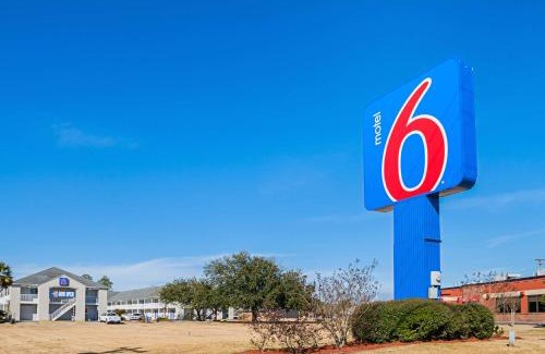 Bay St Louis Hotel | Motel 6-Bay Saint Louis, MS