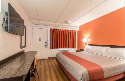 Homewood Hotel | Motel 6 Birmingham, AL