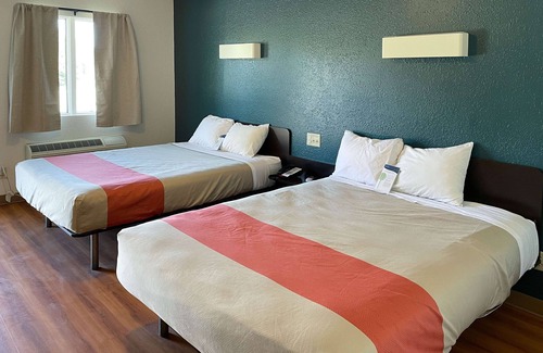 Cameron Hotel | Motel 6 Cameron, MO