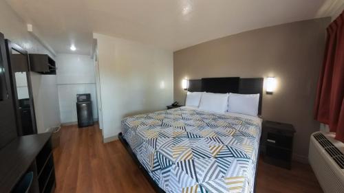 Conroe Hotel | Motel 6-Conroe, TX