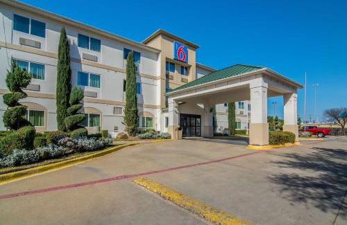 Park Central Hotel | Motel 6-Dallas, TX - North - Richardson