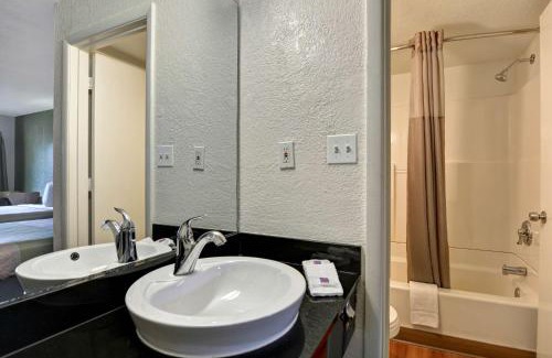 Destin Hotel | Motel 6-Destin, FL