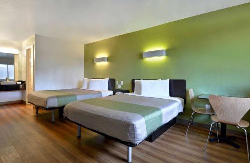 Destin Hotel | Motel 6-Destin, FL