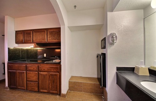 Edinburg Hotel | Motel 6 Edinburg, TX