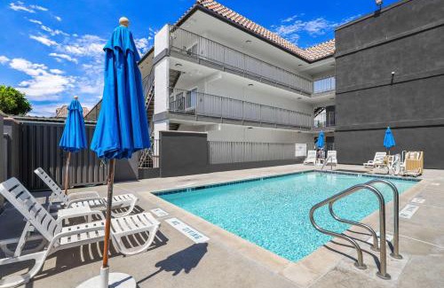 Central Escondido Hotel | Motel 6-Escondido, CA