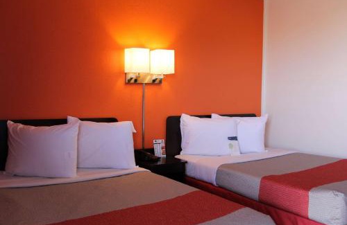 Goodland Hotel | Motel 6-Goodland, KS