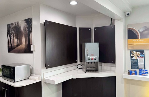 Hollywood Hotel | Motel 6 Hollywood