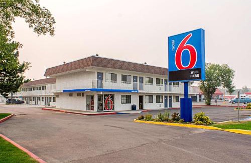 Kalispell Hotel | Motel 6-Kalispell, MT