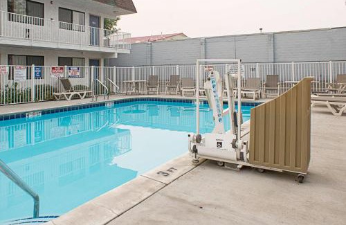 Kalispell Hotel | Motel 6-Kalispell, MT