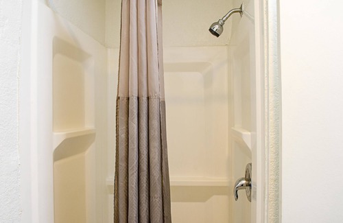 Modesto Hotel | Motel 6 Modesto, CA - Downtown