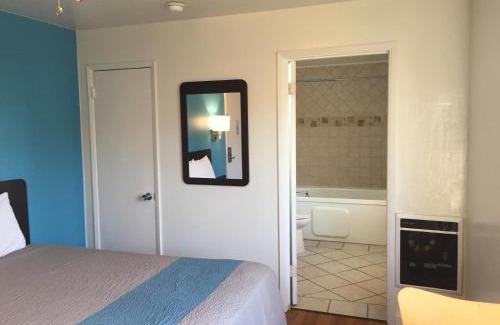 Downtown Hotel | Motel 6 Pismo Beach CA Pacific Ocean