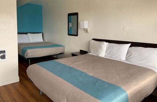 Downtown Hotel | Motel 6 Pismo Beach - Pacific Ocean