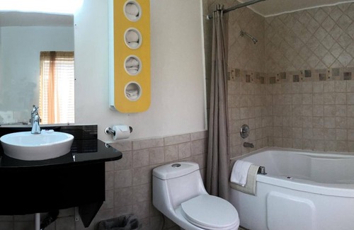Downtown Hotel | Motel 6 Pismo Beach - Pacific Ocean